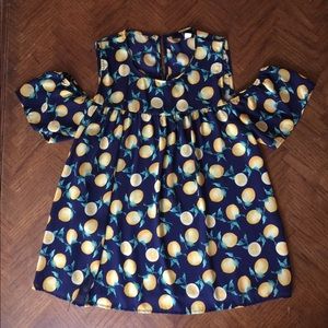 Cold shoulder short sleeve lemon top!